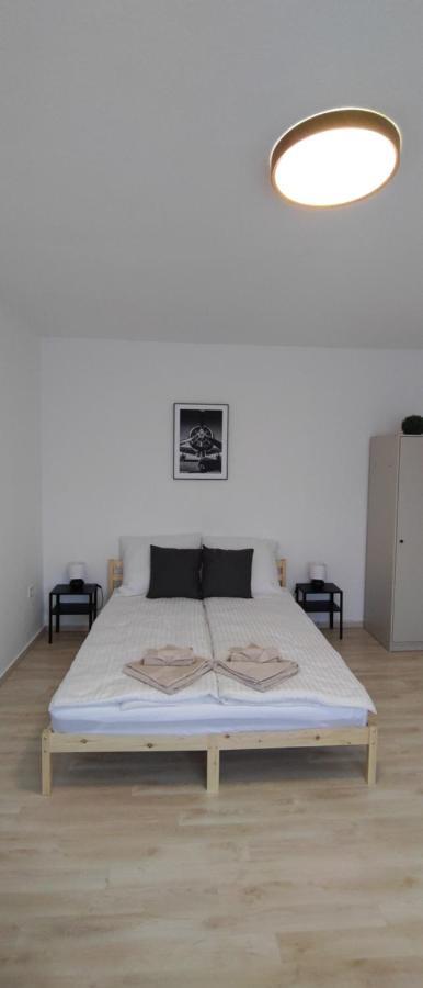 Blue Moon Apartman Eger Exteriör bild